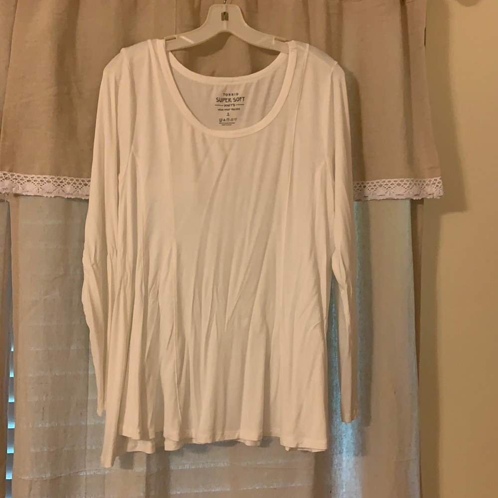 Torrid White Long SleeveTee Size 1x
